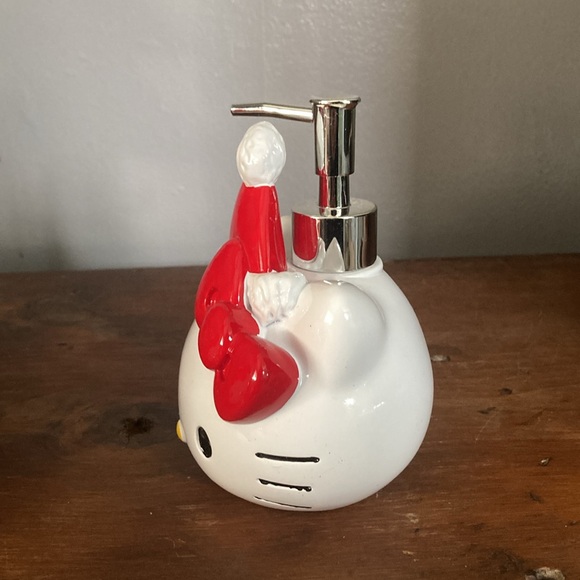 NWT- 1- Beautiful HELLO KITTY- Christmas Holiday Soap Dispenser - Picture 7 of 14